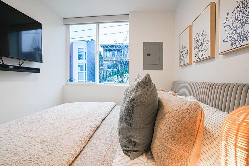 Modern Home, Rooftop View, 3 Block Beacon Station 西雅图 外观 照片